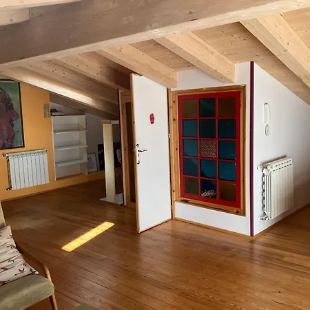 La Casa Del Castillo * Σορία